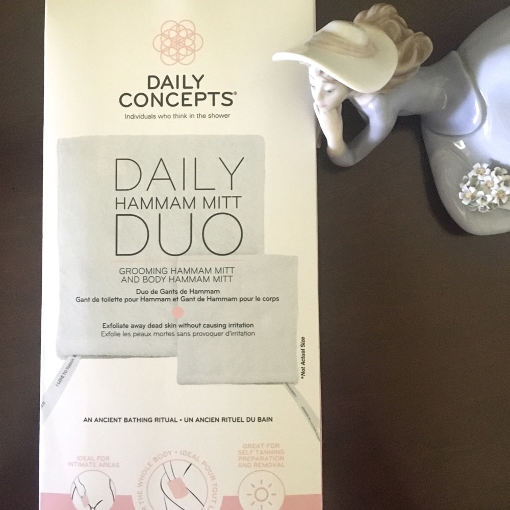 NWOT Daily Concepts - Daily Hammam Mitt Duo